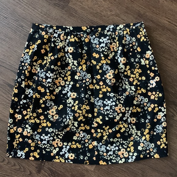 Eyeshadow floral mini skirt size 3 - Picture 4 of 4